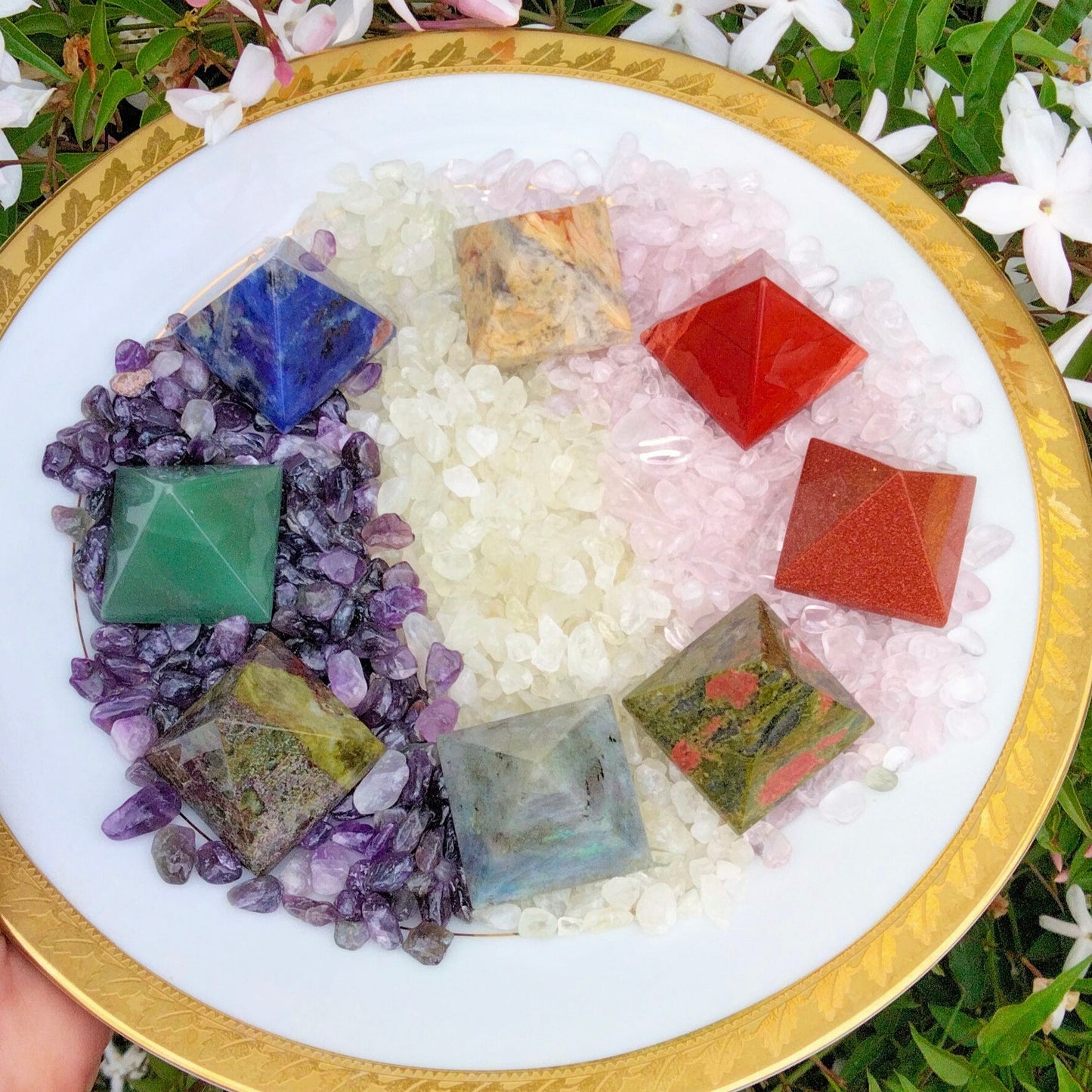 Small 3cm✨ Crystal Pyramids Sold in Sets of Two💚