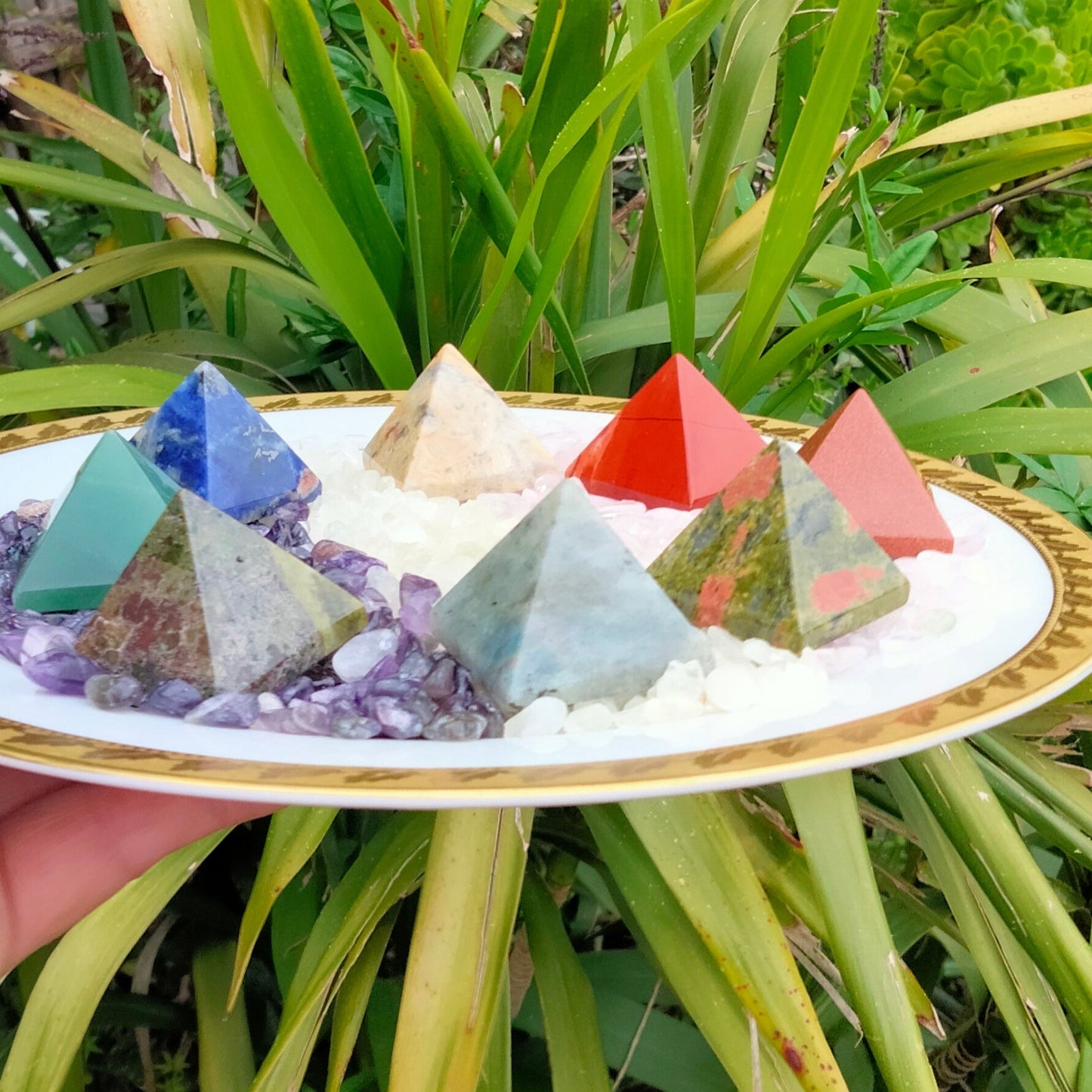 Small 3cm✨ Crystal Pyramids Sold in Sets of Two💚