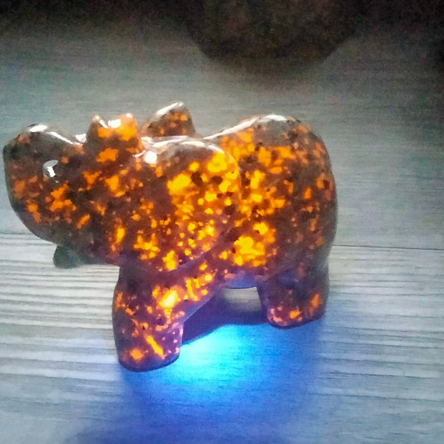 uv reactive yooperlite elephant