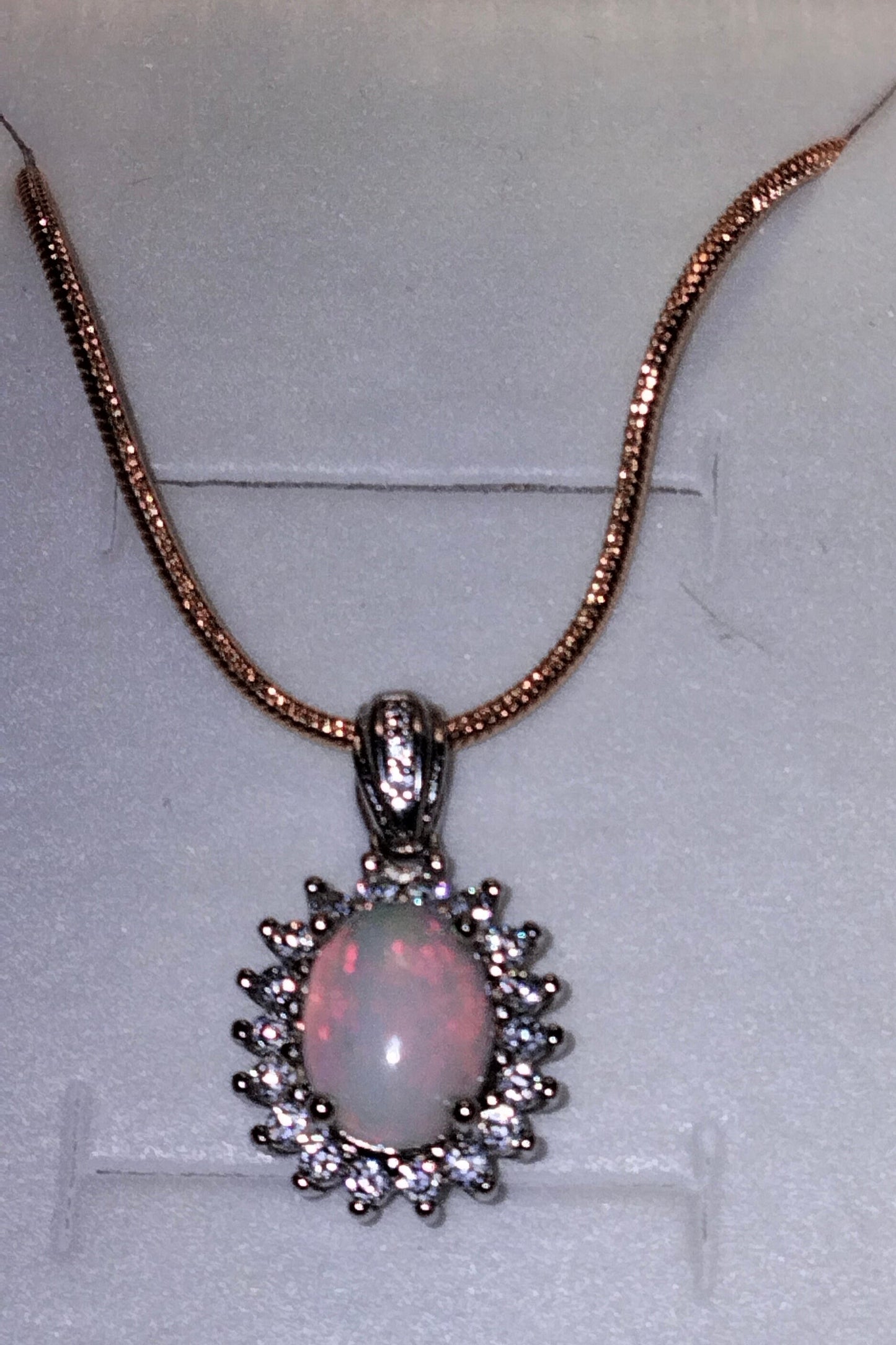 🔥 Exquisite Australian White Opal Pendant 🌟Free Chain