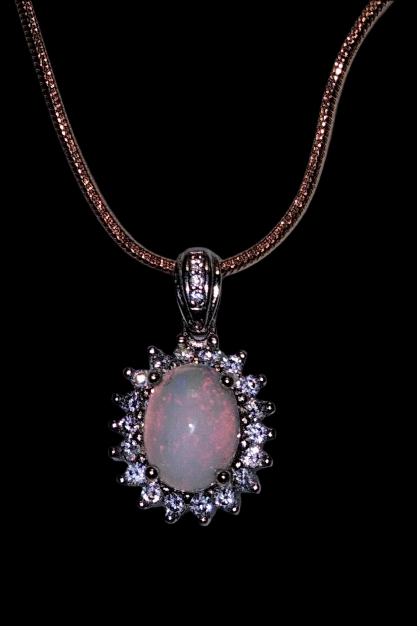 🔥 Exquisite Australian White Opal Pendant 🌟Free Chain