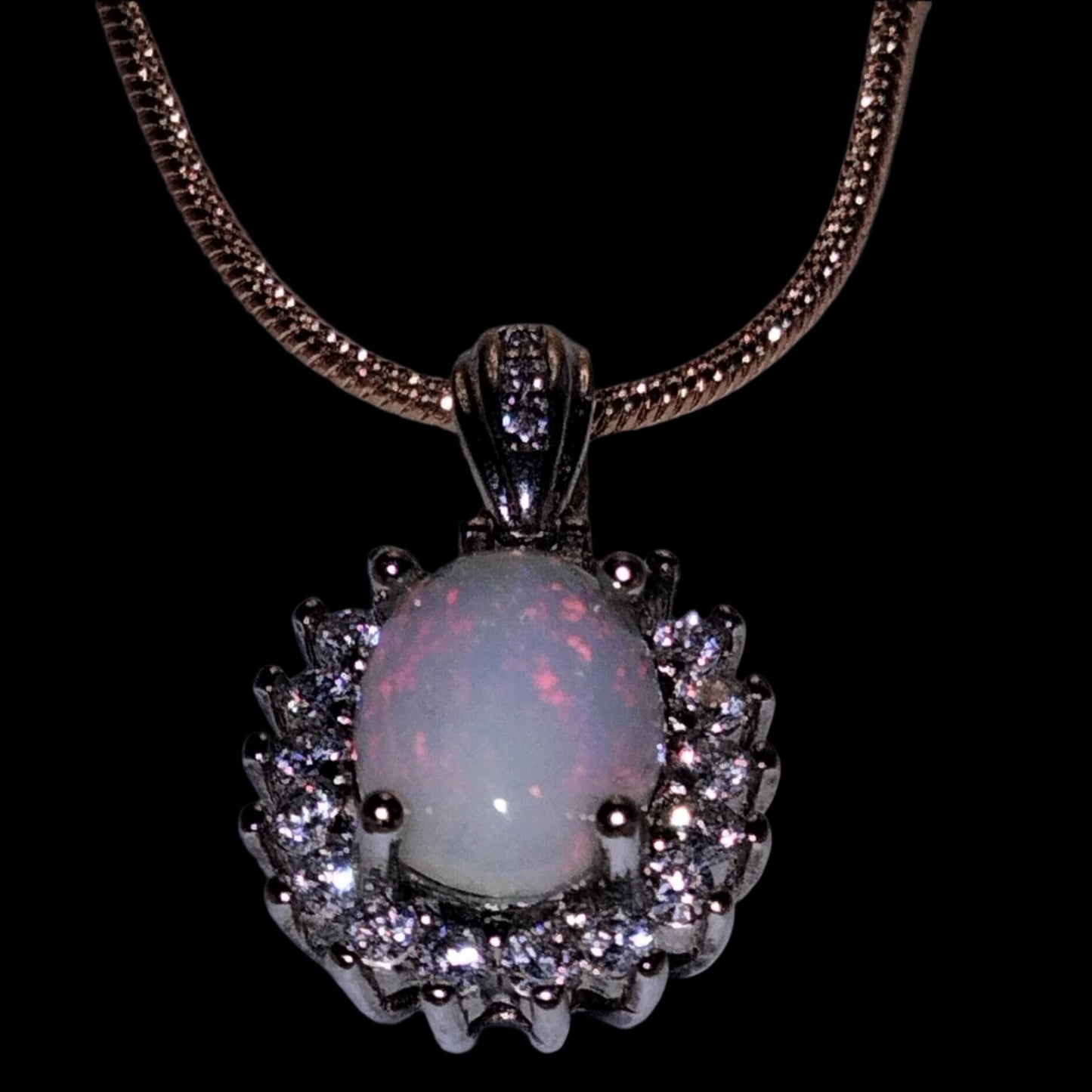 🔥 Exquisite Australian White Opal Pendant 🌟Free Chain