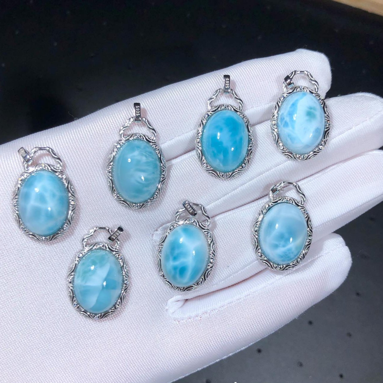 🌊 Larimar encased on 925 sterling silver Pendant includes 925 Sterling Silver Chain🌟