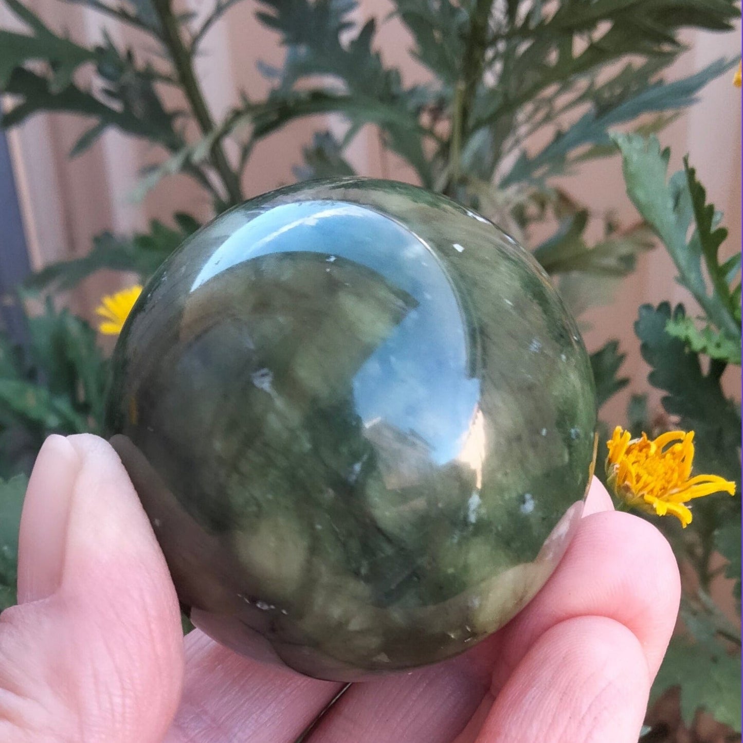 nephrite jade sphere