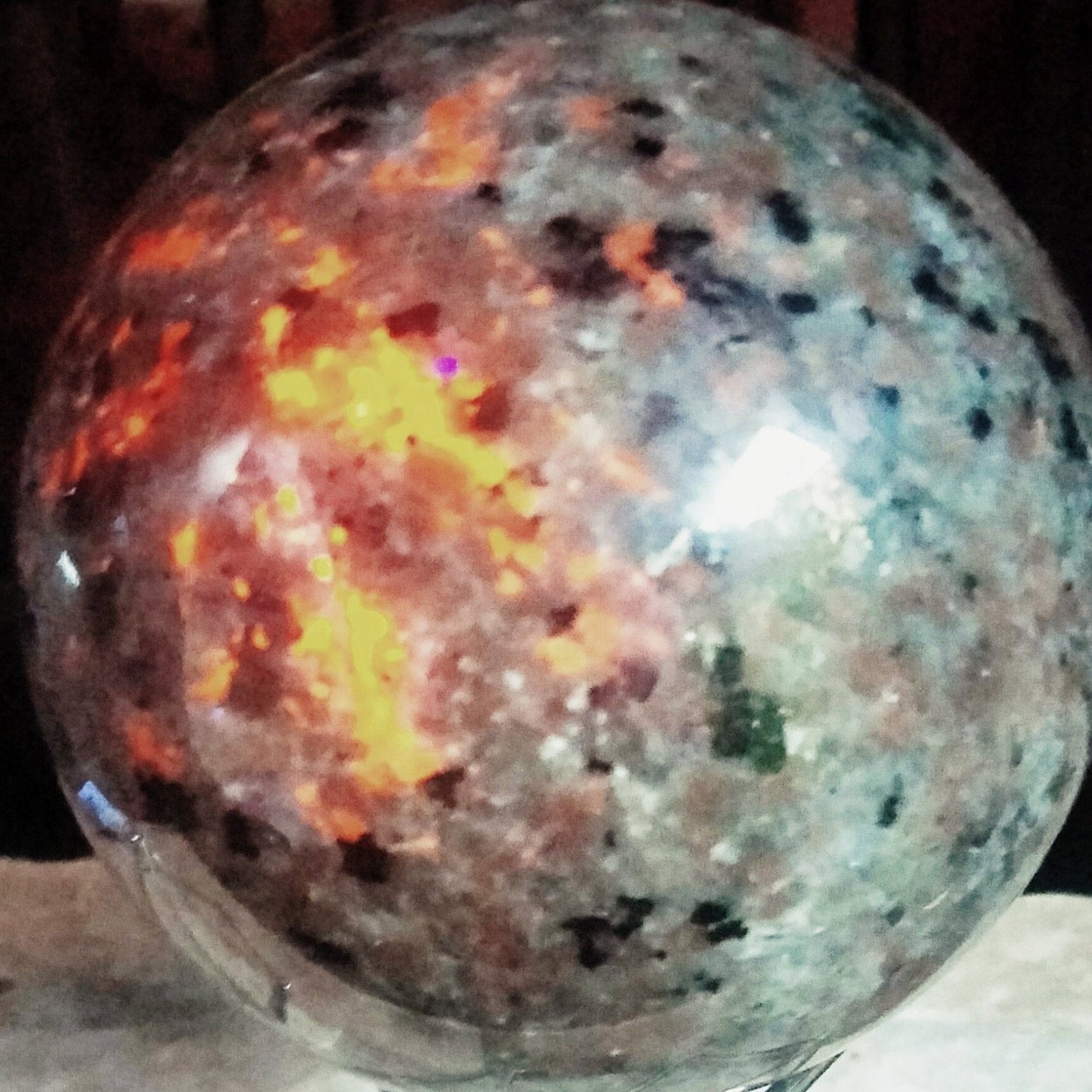 yooperlite sphere under UV light