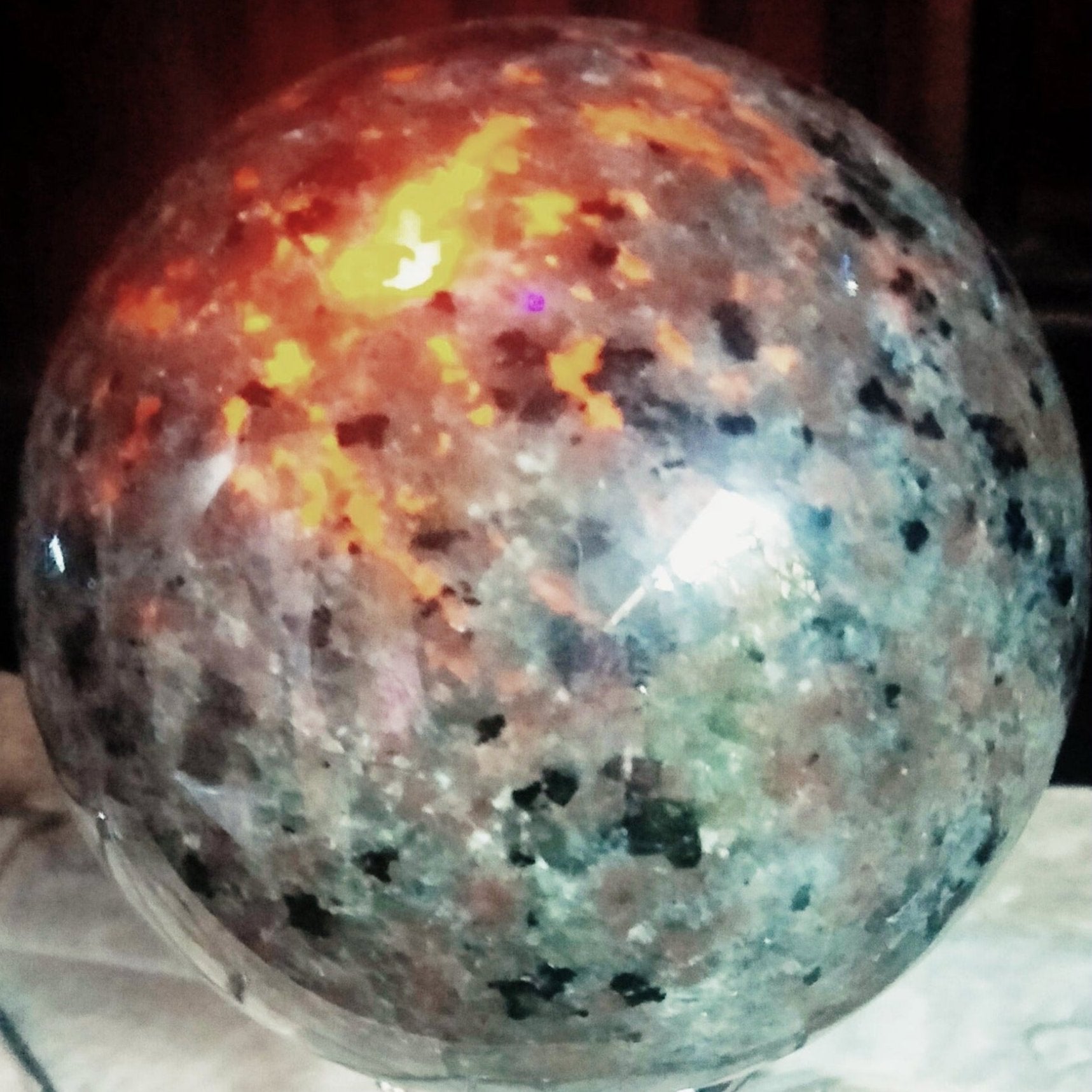 yooperlite sphere under UV light